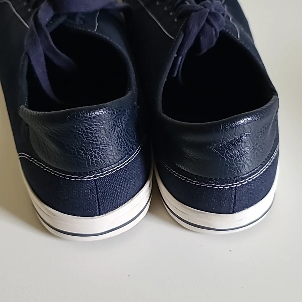 Man's Old-Navy Canvas Lace-up sneakers - Picture 5 of 9